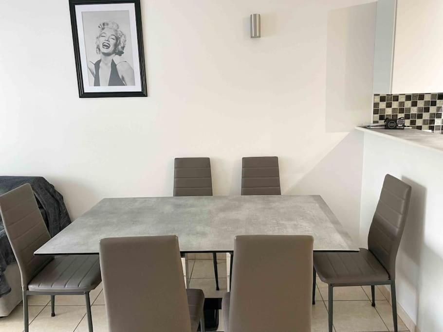 Modern One Bedroom Apartment In คานส์ ภายนอก รูปภาพ